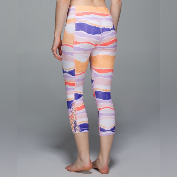 lululemon athletica Pants - Lululemon💎UNWORN RARE💎True Self Crop✨
Bleacher Stripe White Iris Flower✨Size 8